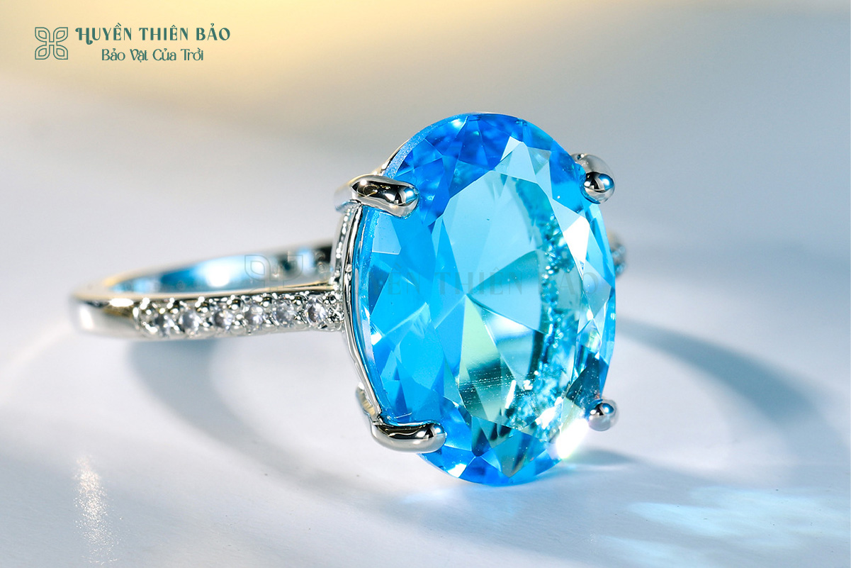 Nhẫn đeo tay đá Aquamarine