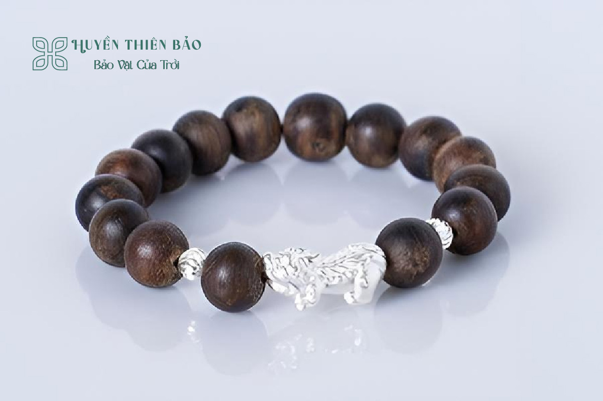 HUYỀN THIÊN BẢO | Những điều kiêng kỵ khi đeo vòng trầm hương bạn nhất định phải biết HUYỀN THIÊN BẢO | Những điều kiêng kỵ khi đeo vòng trầm hương bạn nhất định phải biết