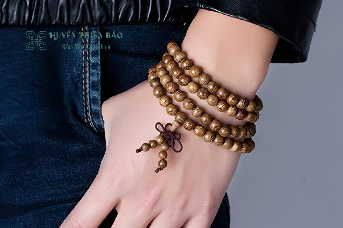 HUYỀN THIÊN BẢO | Những điều kiêng kỵ khi đeo vòng trầm hương bạn nhất định phải biết HUYỀN THIÊN BẢO | Những điều kiêng kỵ khi đeo vòng trầm hương bạn nhất định phải biết