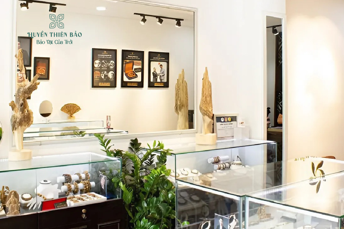 Mua nhang trầm hương chất lượng, uy tín tại Huyền Thiên Bảo