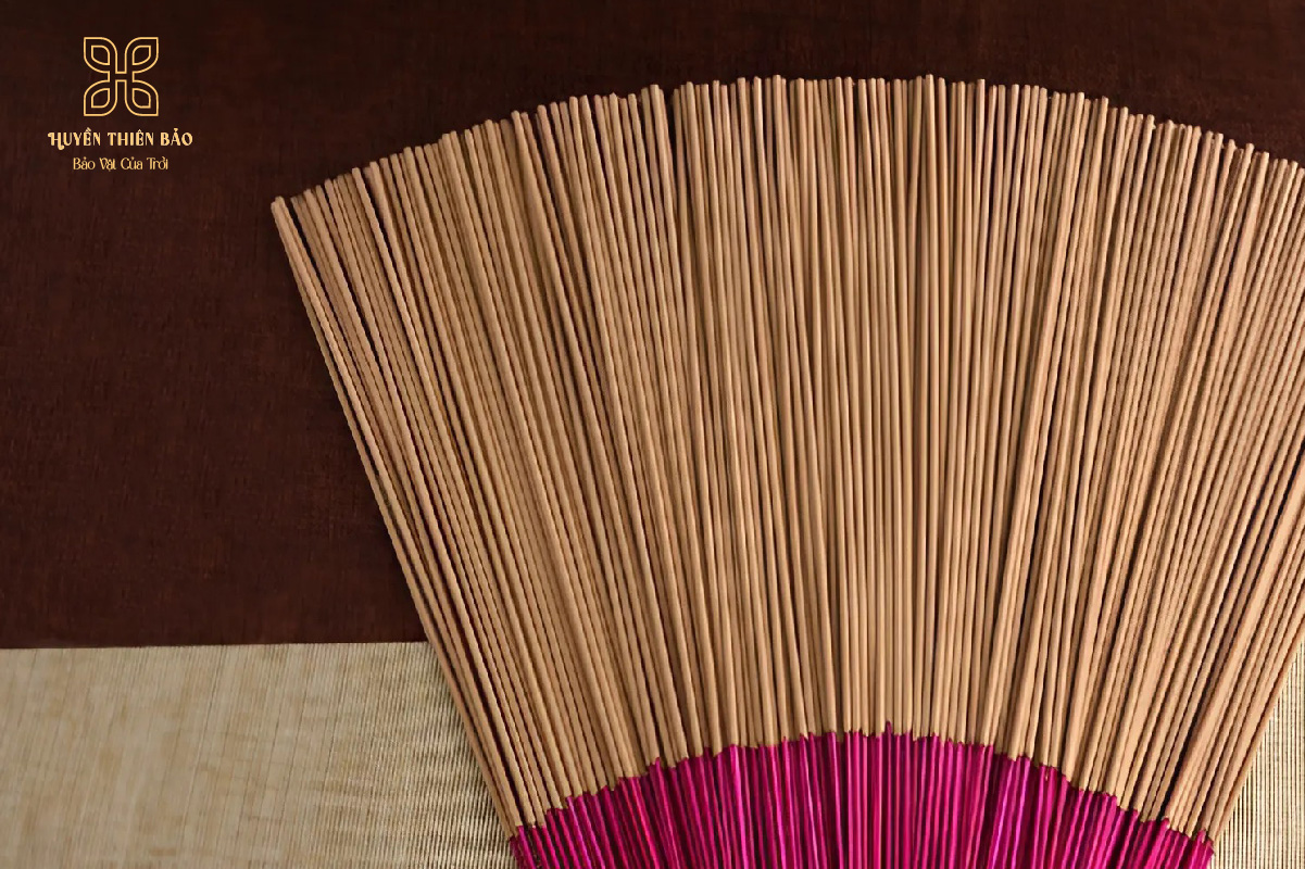 Nhang trầm hương có tăm