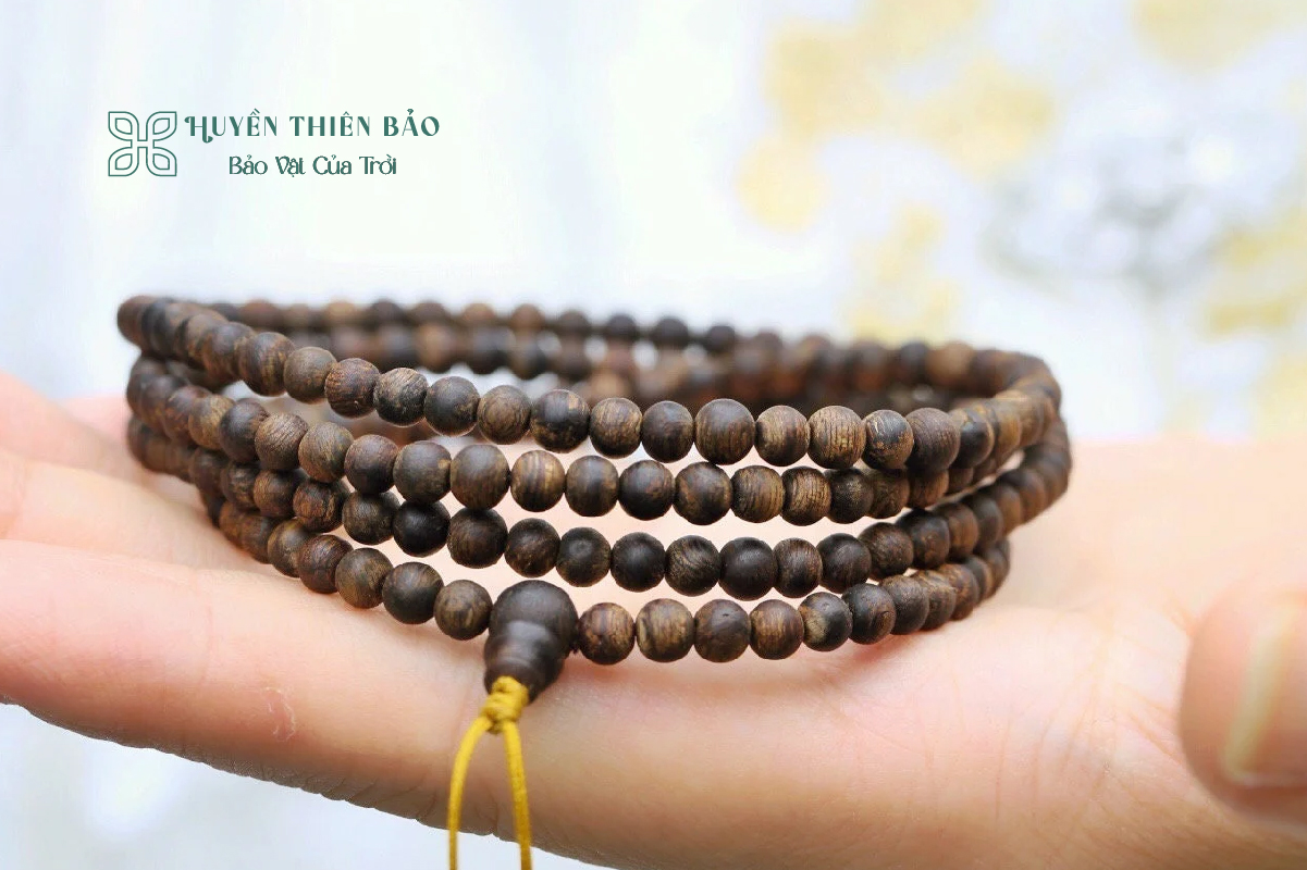 HUYỀN THIÊN BẢO | Khám Phá Công Dụng Của Vòng Trầm Hương Cho Sức Khỏe Và Phong Thủy