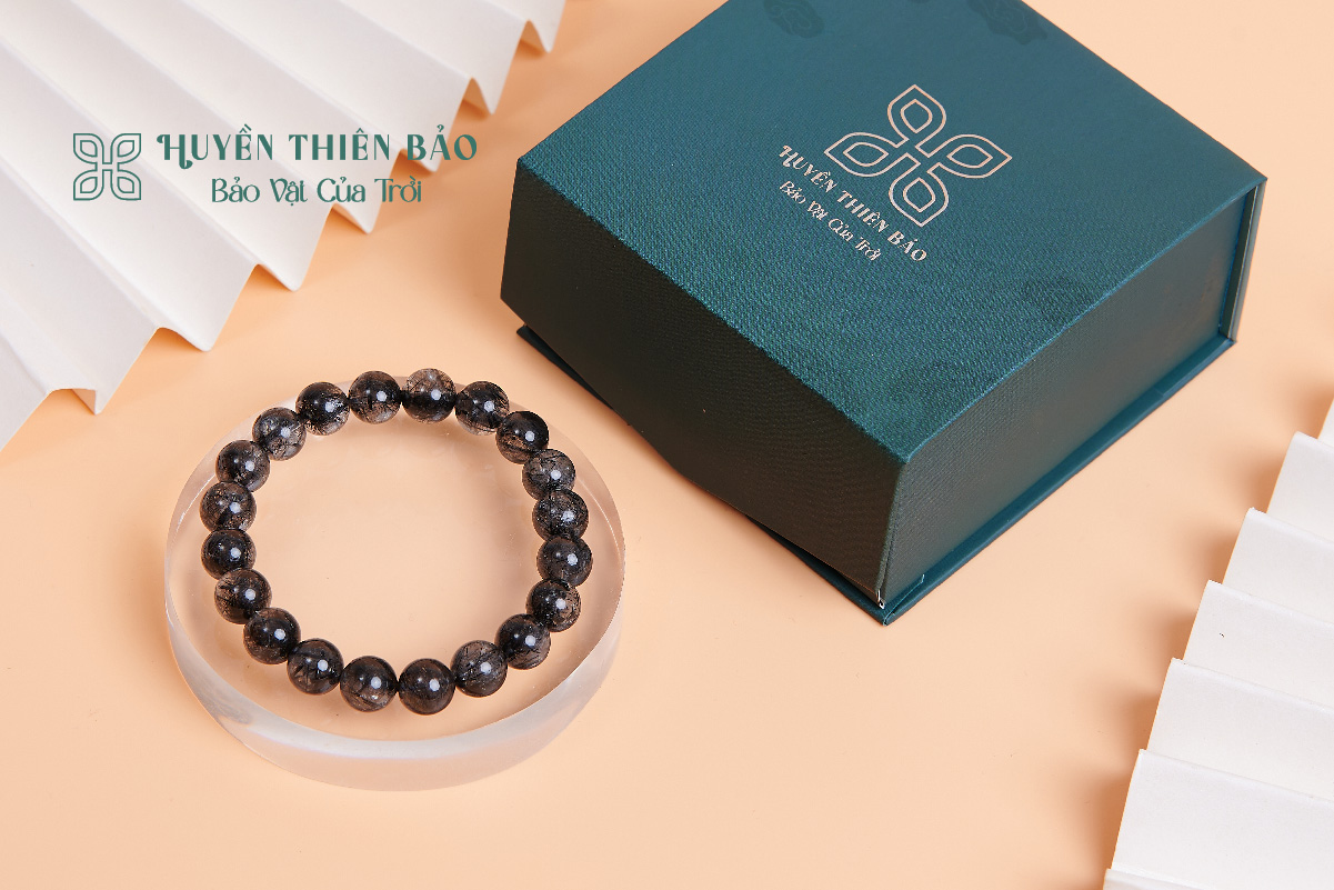 Đôi nét về vòng thạch anh tóc đen