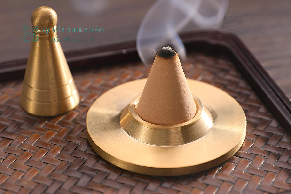 HUYỀN THIÊN BẢO | Có nên đốt trầm hương trong phòng ngủ? HUYỀN THIÊN BẢO | Có nên đốt trầm hương trong phòng ngủ?