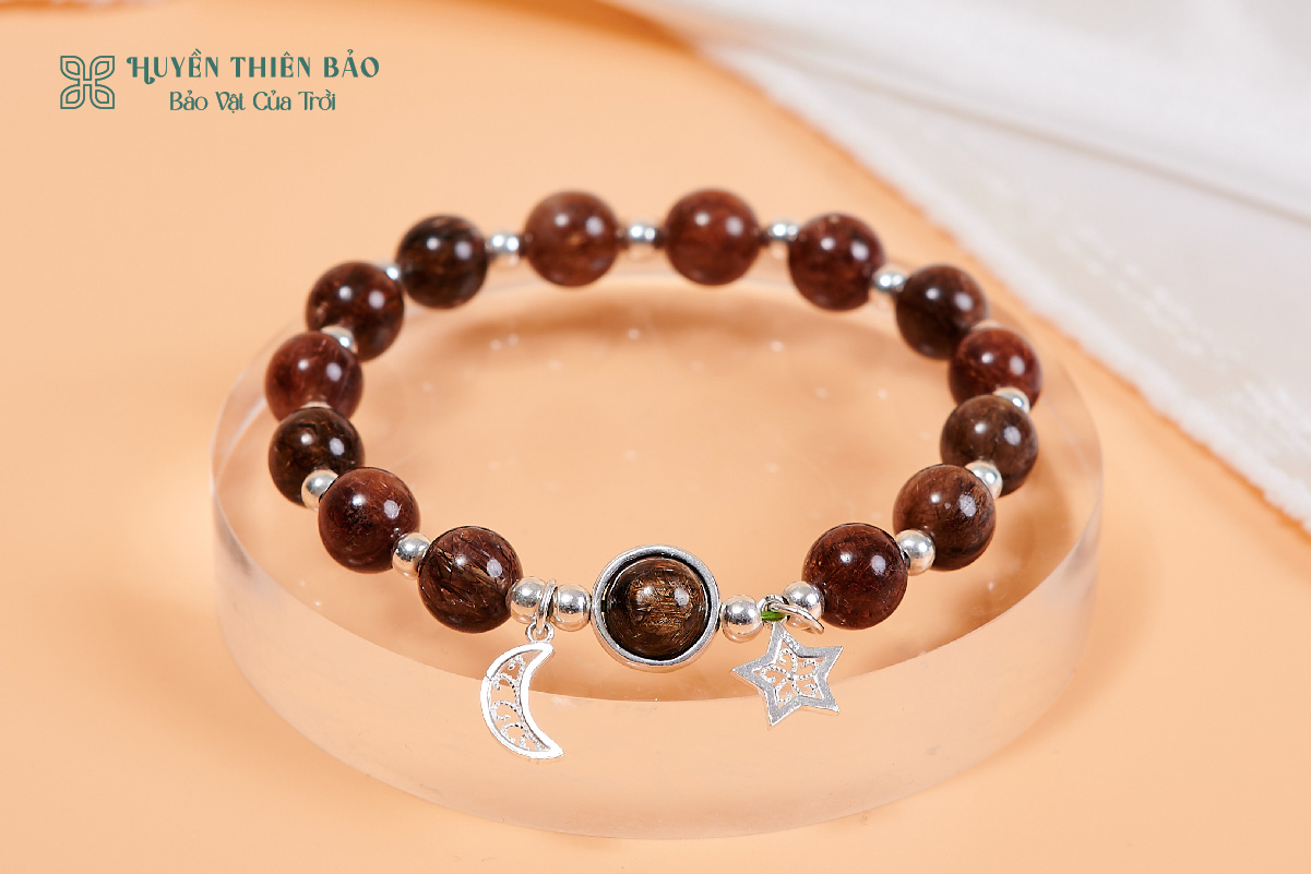 Vòng thạch anh tóc nâu mix charm
