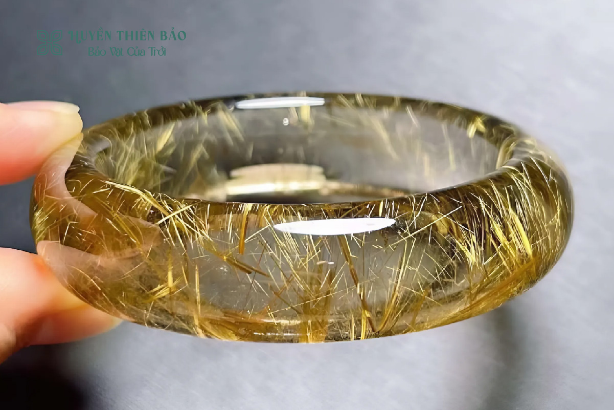 Vòng thạch anh tóc vàng liền khối