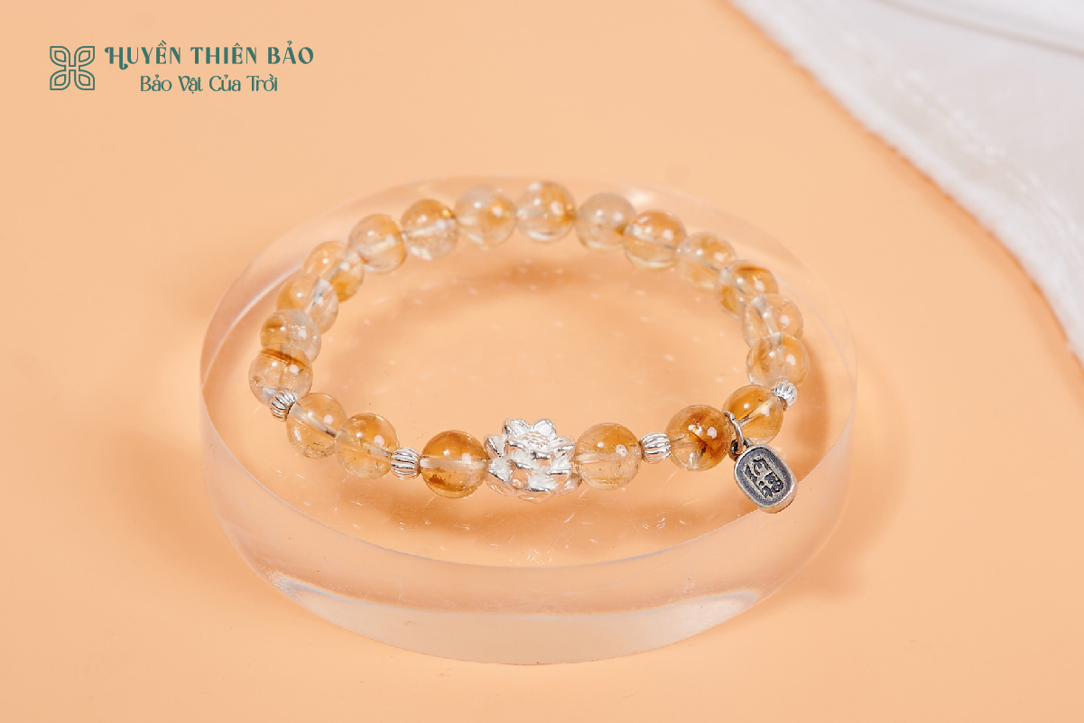 Vòng thạch anh vàng mix charm