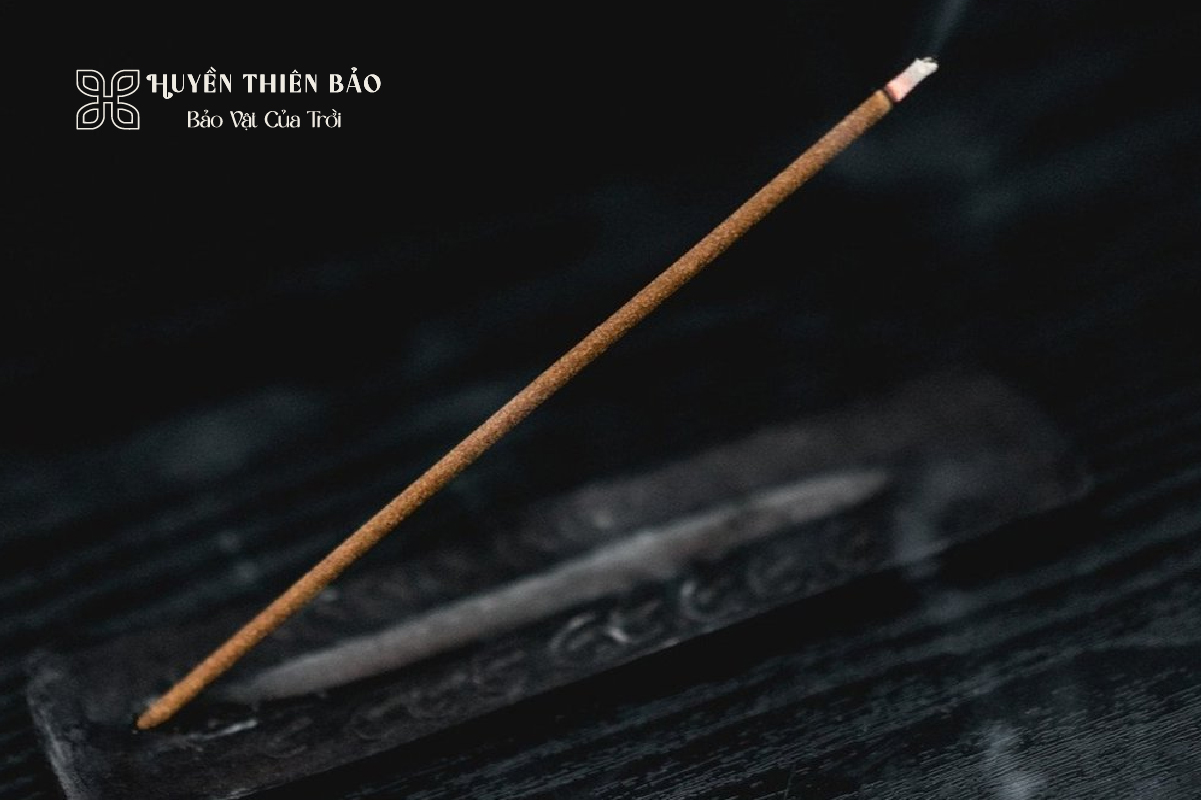 HUYỀN THIÊN BẢO | Giá Nhang Trầm Hương Và Các Yếu Tố Ảnh Hưởng Trực Tiếp Đến Giá Bán HUYỀN THIÊN BẢO | Giá Nhang Trầm Hương Và Các Yếu Tố Ảnh Hưởng Trực Tiếp Đến Giá Bán